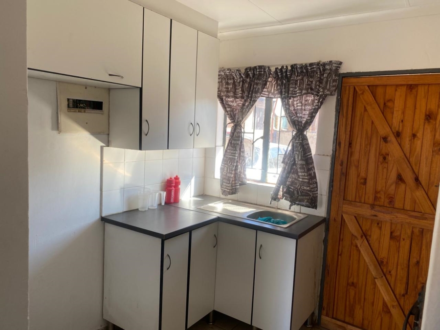 2 Bedroom Property for Sale in Geelhoutpark North West